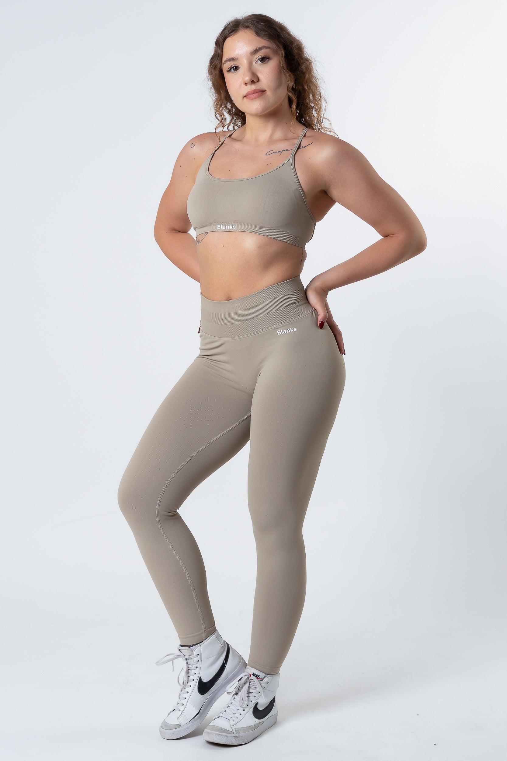 Top Seamless Sand